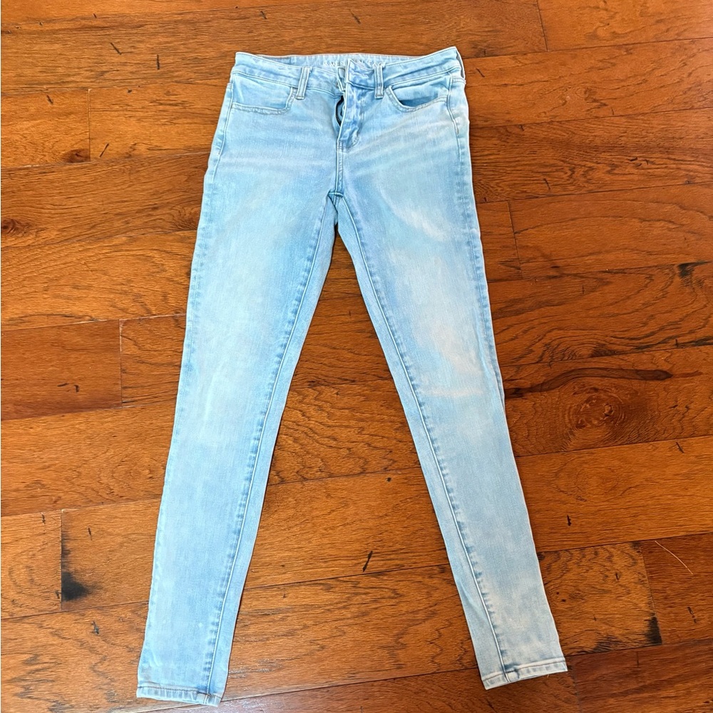 American Eagle Outfitters Light Wash Skinny Jeans